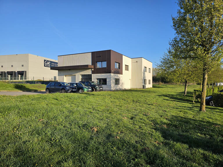 Bâtiment à usage professionnel de 321 m2, TINCQUES — photo 1