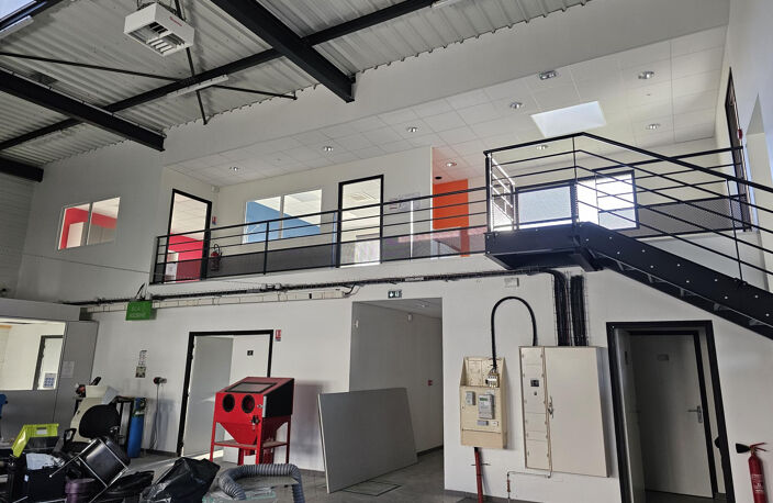 Bâtiment à usage professionnel de 321 m2, Secteur de Tincque — photo 2