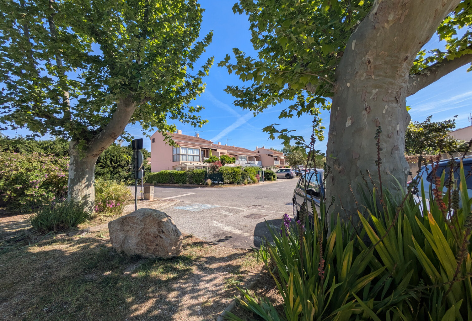 EXCLUSIVITE STUDIO RDJ SUD SECTEUR PORT LA LONDE LES MAURES — photo 1