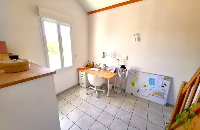 Propriété Familiale de 152 m2 avec Grand Terrain Constructib — photo 5