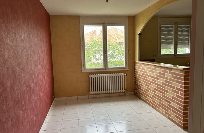 Poitiers Quartier Ganterie- Maison Type 3 /4 avec garage et — photo 3