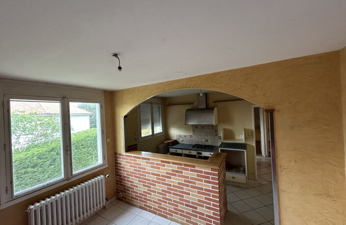 Poitiers Quartier Ganterie- Maison Type 3 /4 avec garage et — photo 4