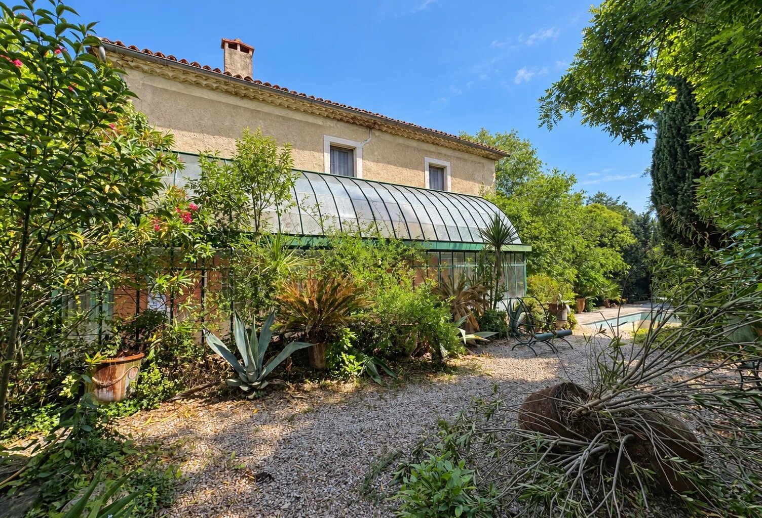 batisse debut 19 eme,  237m2, sur parc de 1500m2 — photo 1