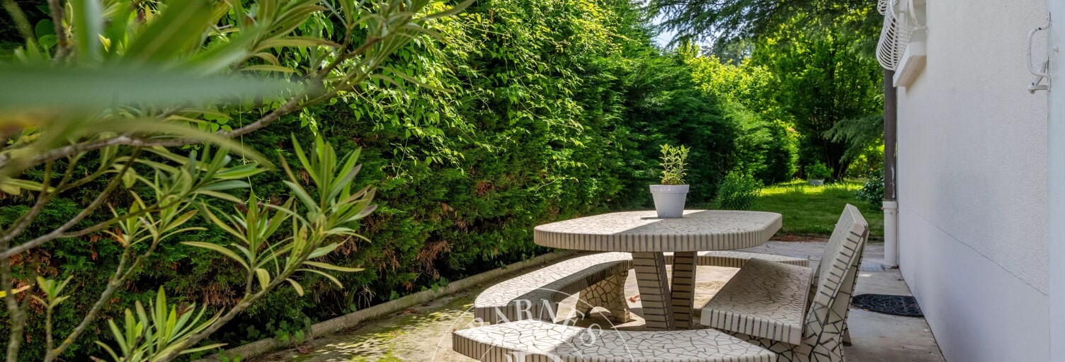 Maison 8 Pièces 330 m² à vendre à Saint-Pierre-de-Chandieu (69780)