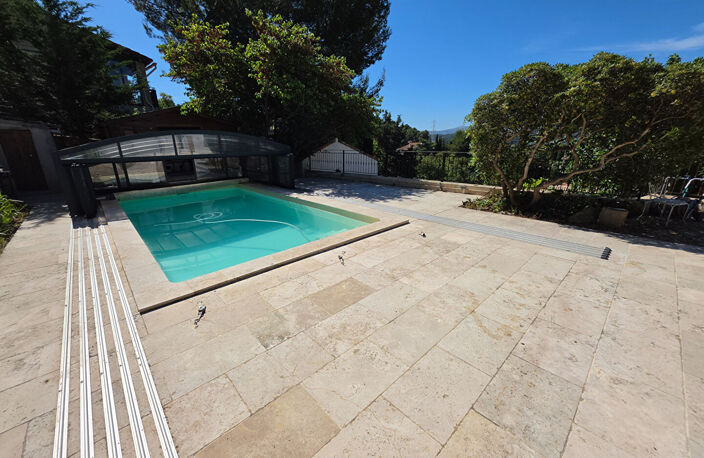 Propriété Village d'Allauch - Villa avec appartement indépendant - Piscine - Garage - Terrain 1769 m2- Dépendances — photo 3