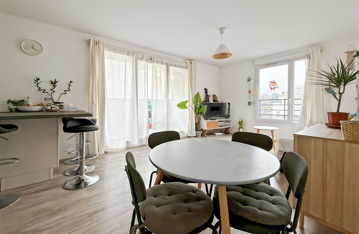 F3 au coeur de ville avec terrasse et 1 place de parking en sous sol — photo 5