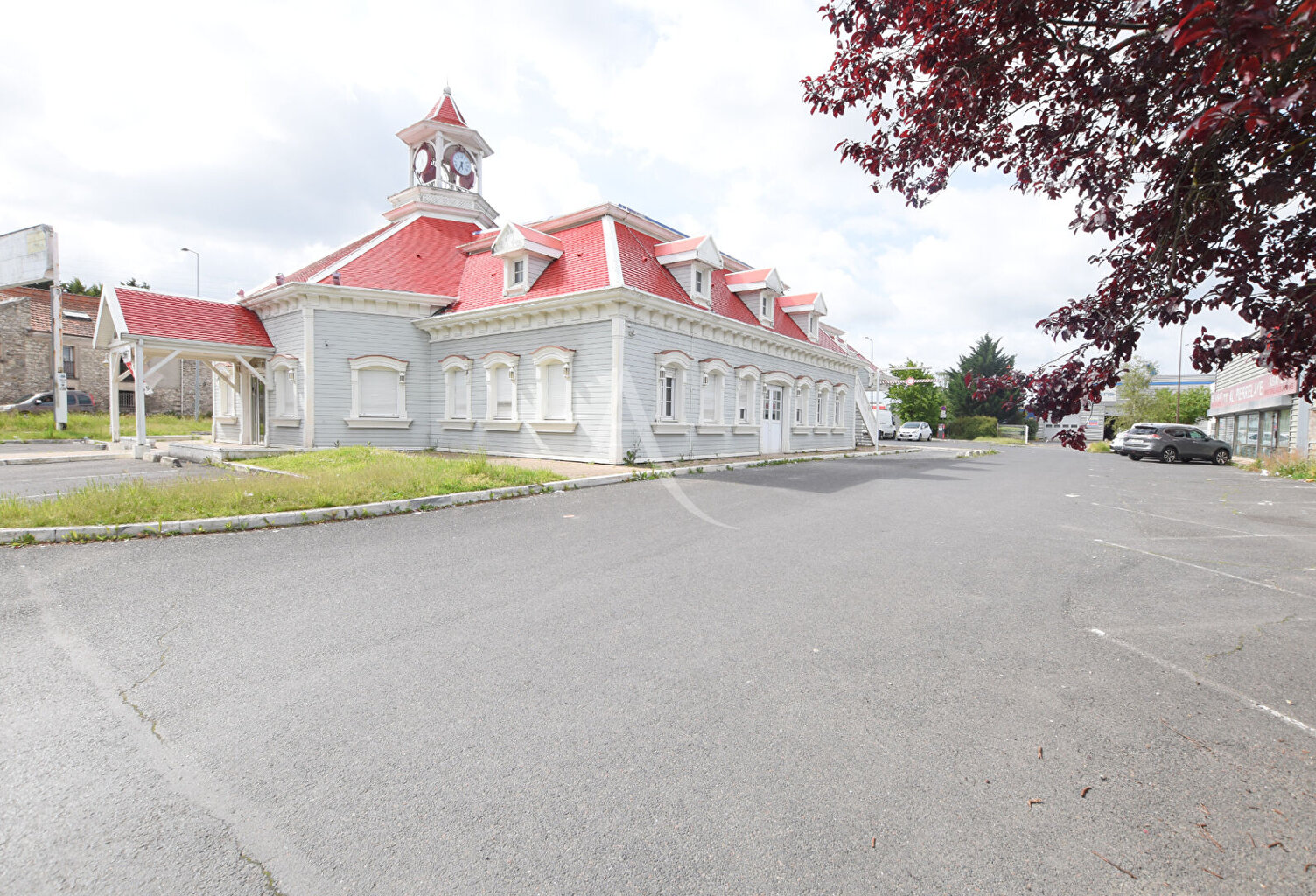 Local commercial Pierrelaye 1158 m2 — photo 1