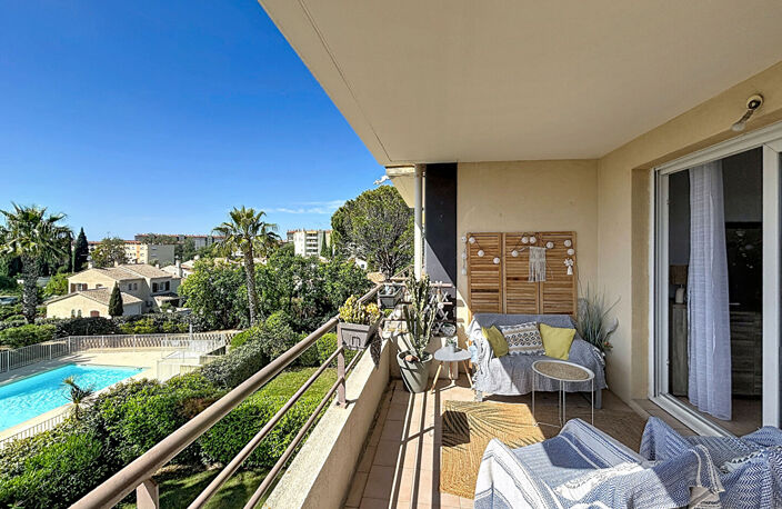 Magnifique T3 en étage avec terrasse plein Sud et piscine garage et parking — photo 2