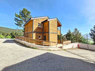 Chalet avec jardin, 2 balcons, grande terrasse et parking — photo 2