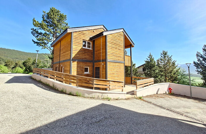 Chalet avec jardin, 2 balcons, grande terrasse et parking — photo 2