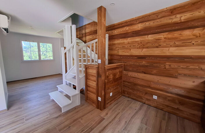Chalet avec jardin, 2 balcons, grande terrasse et parking — photo 4