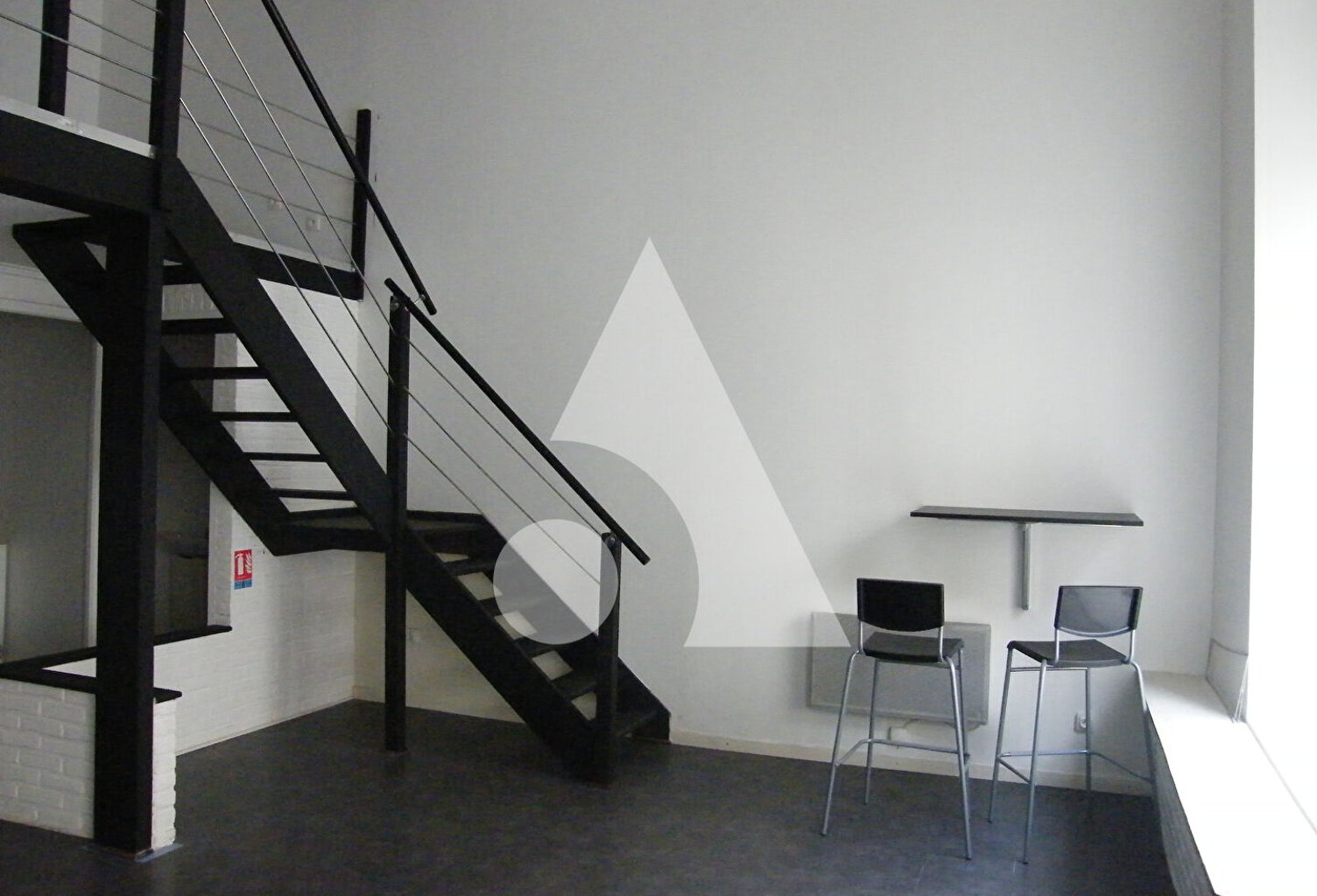 Local commercial, grande vitrine, hyper centre de Douai — photo 1