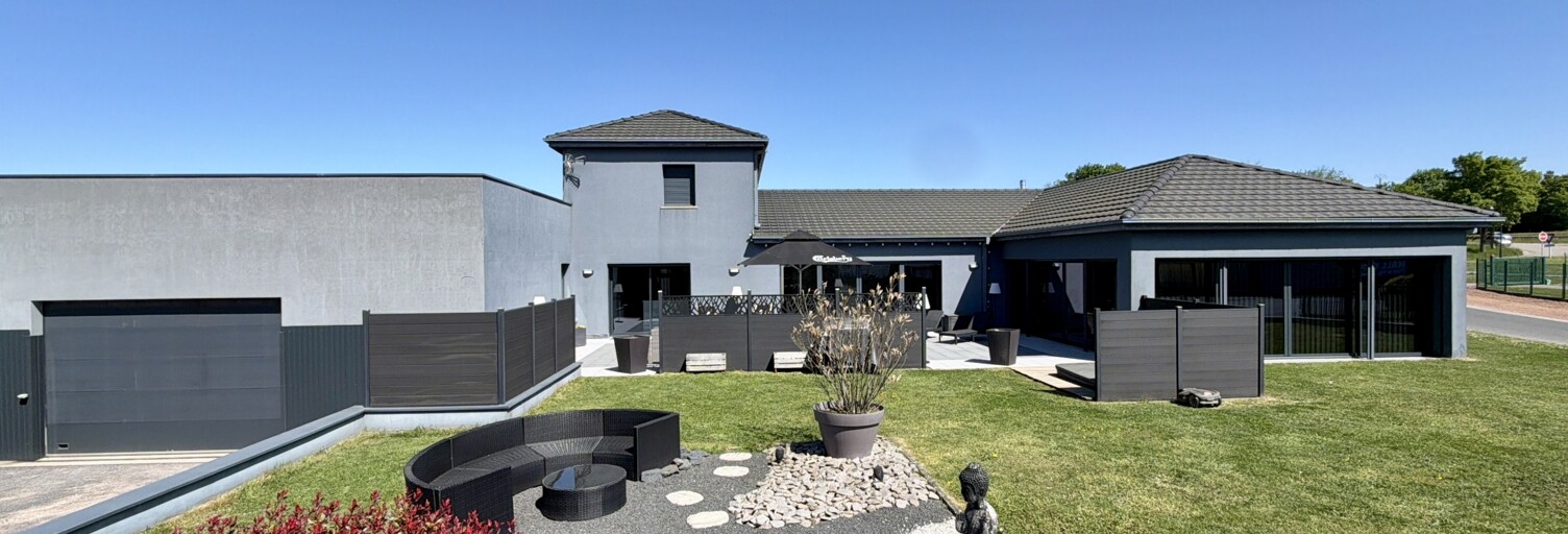 Maison 8 Pièces 377 m² à vendre à Saint-Jean-Kourtzerode (57370)
