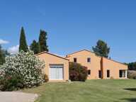 Villa — photo 2