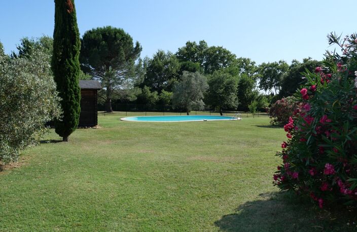 Villa — photo 3