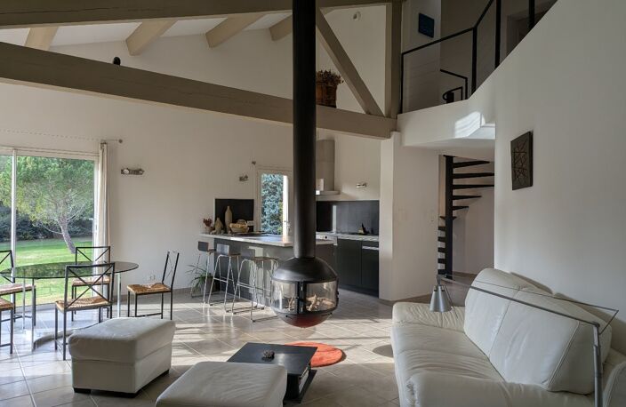 Villa — photo 4