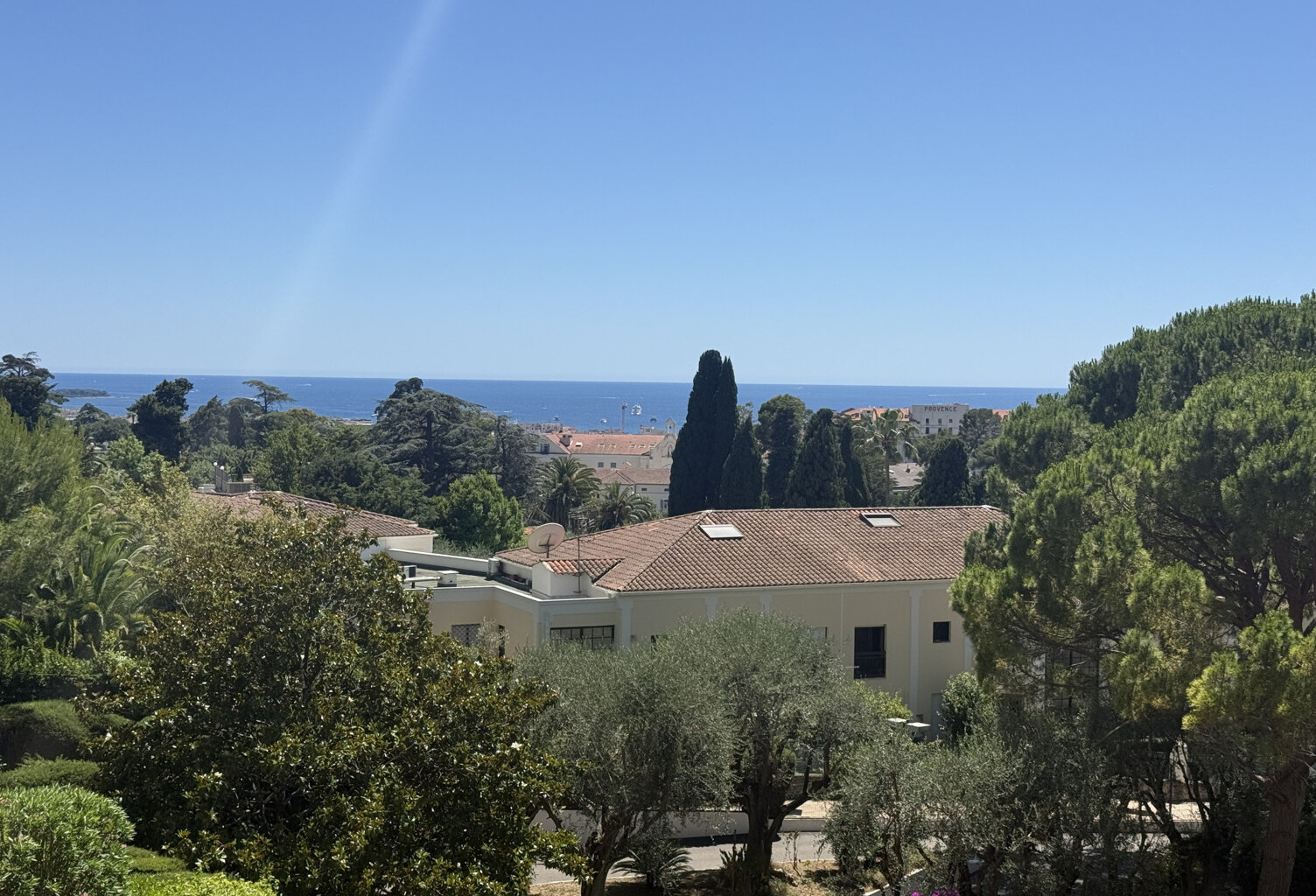 A LOUER 3 PIECES RESIDENCE GRAND STANDING CANNES OXFORD — photo 1