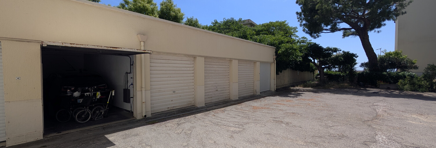 Garage   m² à louer à Marseille 8 (13008)