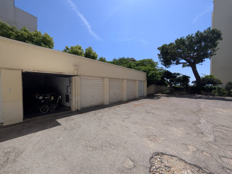Box garage à louer - 13008 - La Vigie - Av. du Colonel Serot — photo 1