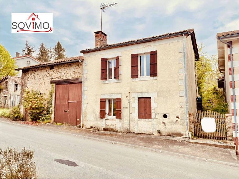 MAISON DE BOURG INDÉPENDANTE AVEC JARDIN ET DÉPENDANCES — photo 1
