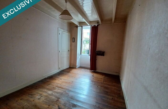 Maison avec dépendances en pierres, cour et jardin — photo 3
