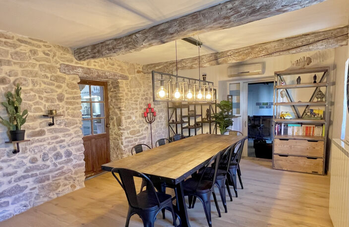 Une maison de caractère en pierre, une rénovation réussie — photo 4