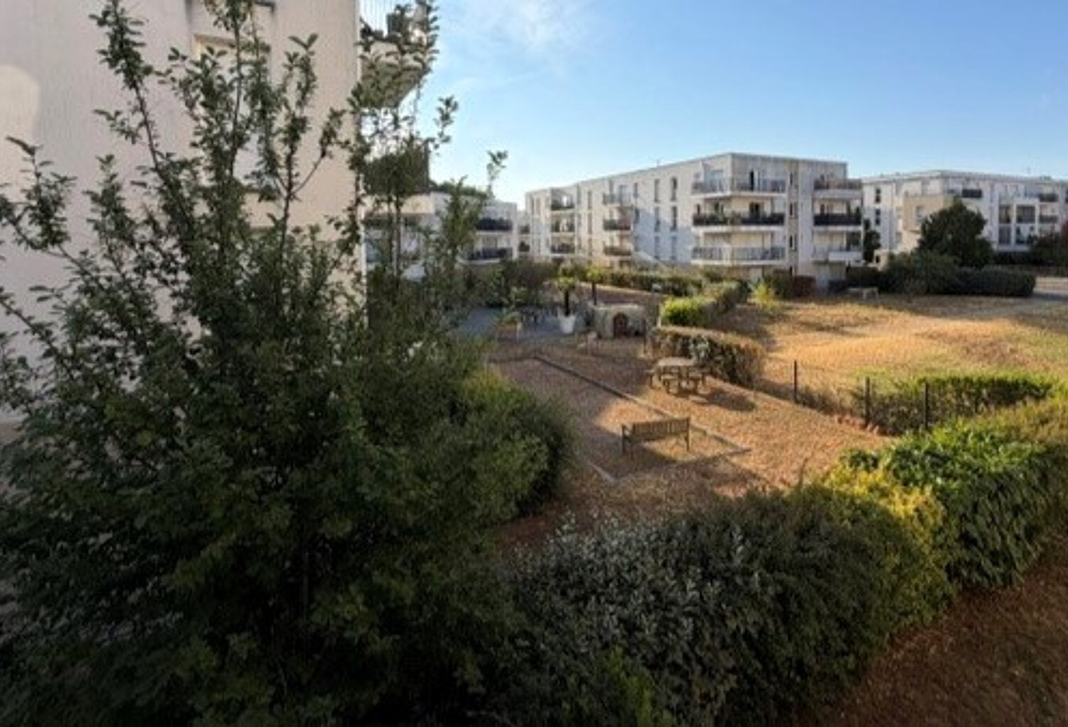 T3, balcon, 2 parkings, cave — photo 1