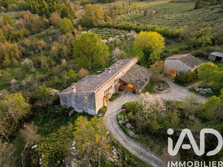 Vente Domaine 8 pièces — photo 1