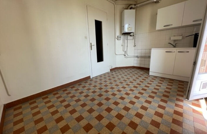 T2 JEAN PERROT — photo 2