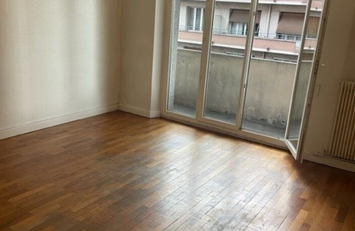 T2 JEAN PERROT — photo 3