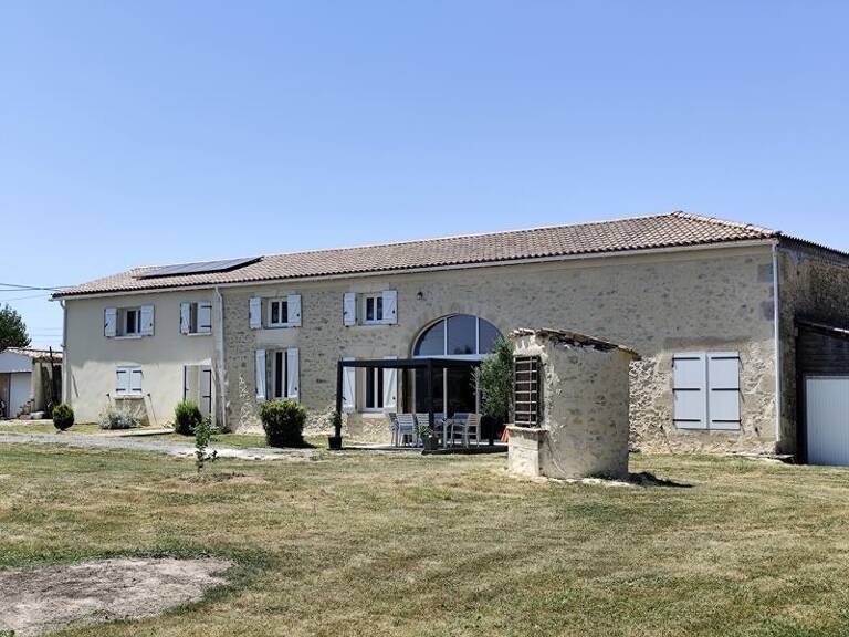 Maison en pierre de 8 pièces principales — photo 1