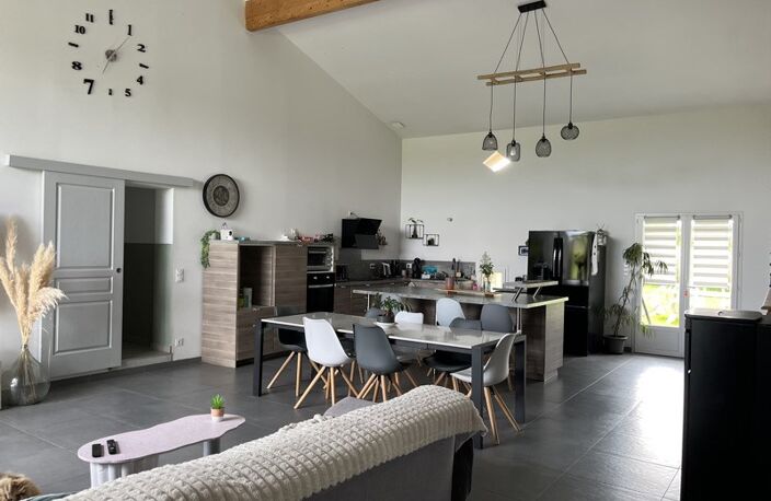 Maison en pierre de 8 pièces principales — photo 2