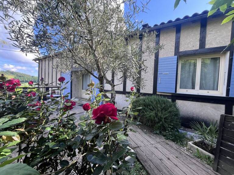 Maison en pierre de 3 pièces principales — photo 1