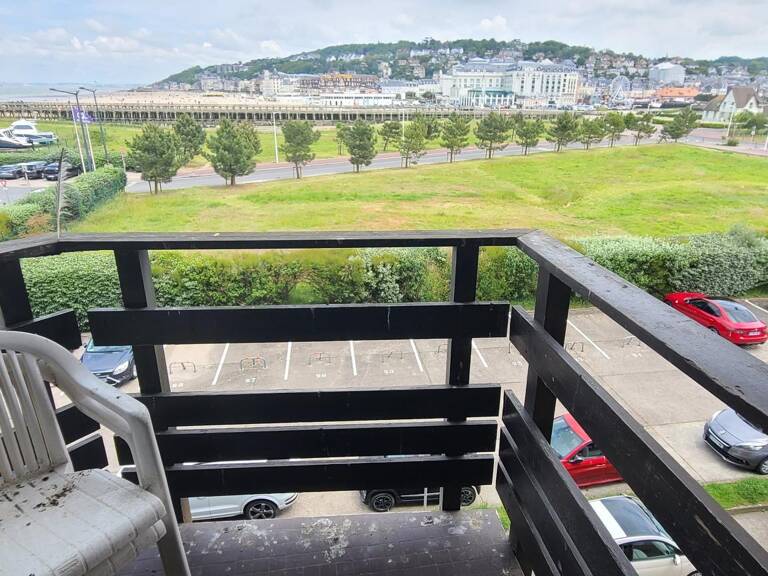 Ravissant studio, balcon et vue dégagée sur la mer — photo 1