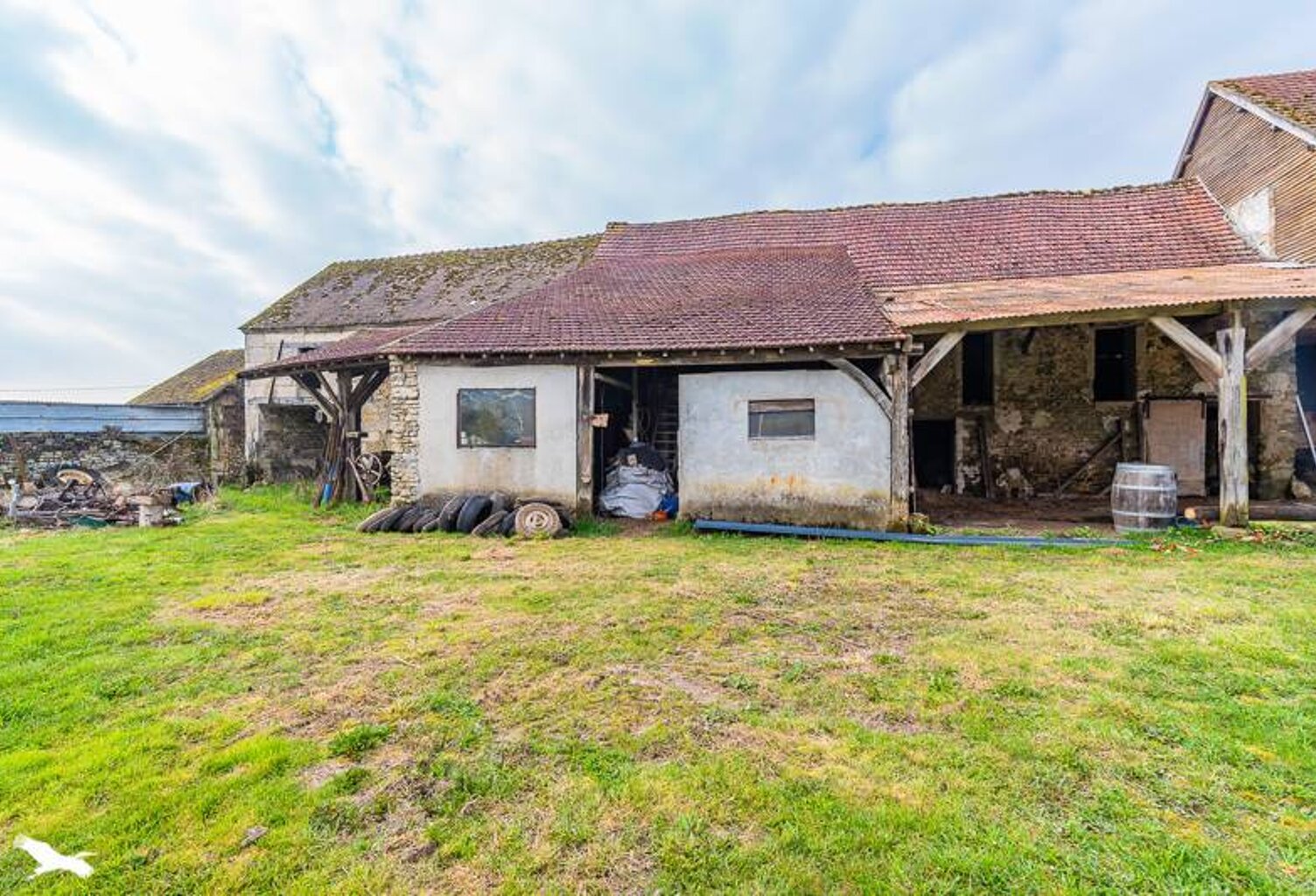 Ferme (tte) de 2 pièces principales — photo 1