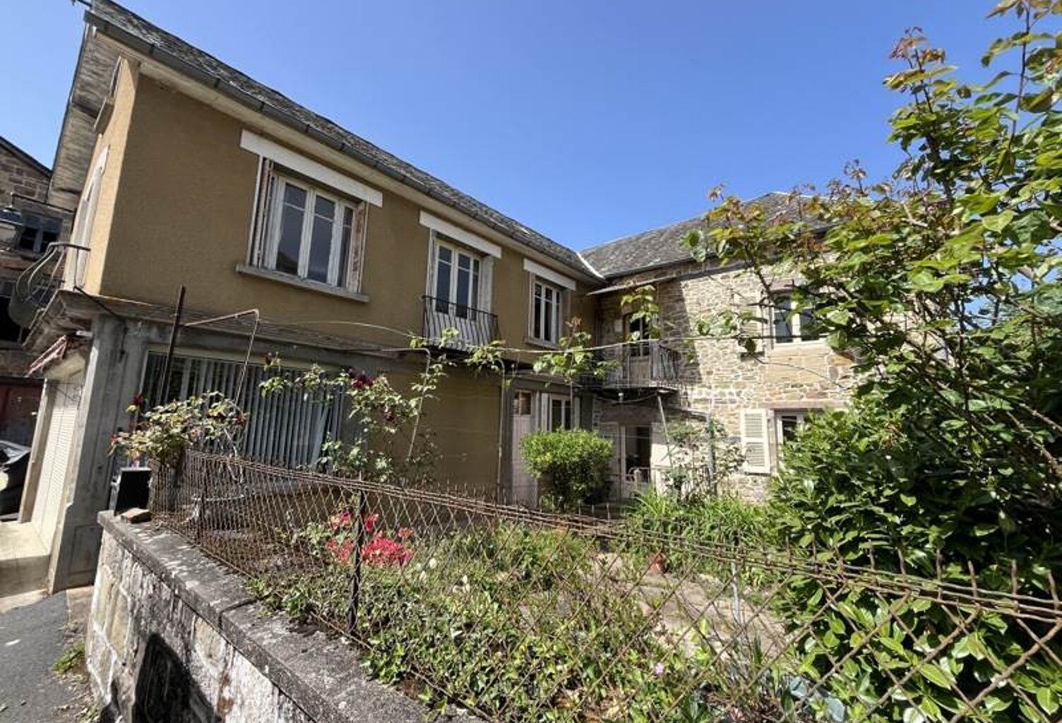 Maison de bourg de 7 pièces principales — photo 1