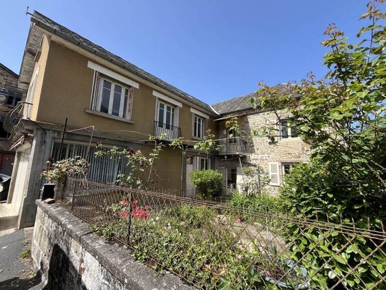 Maison de bourg de 7 pièces principales — photo 1