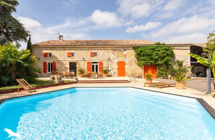 Maison en pierre de 8 pièces principales — photo 2