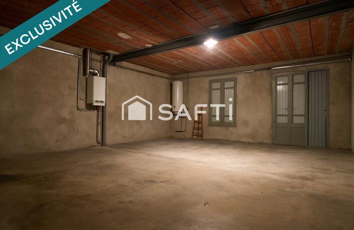 Maison de ville 4 chambres à rénover - Grand garage, sous-sol, petit extérieur, quartier recherché. — photo 2