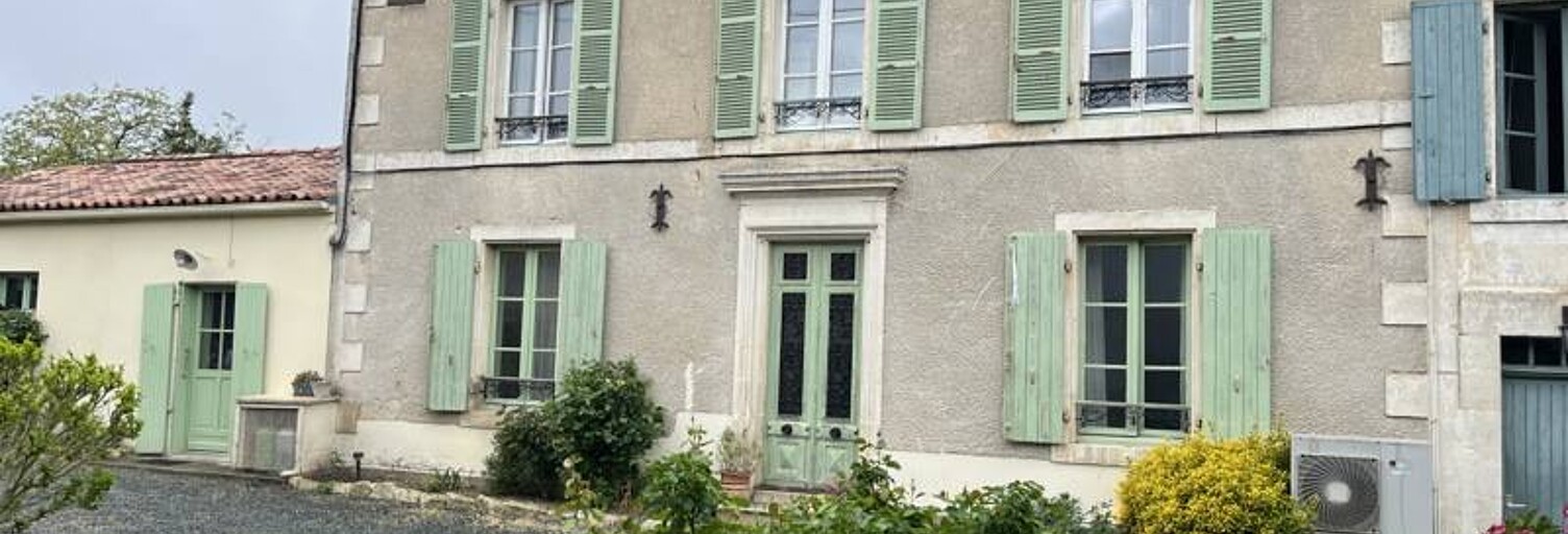 Maison 7 Pièces 245 m² à vendre à Saint-Hilaire-la-Palud (79210)