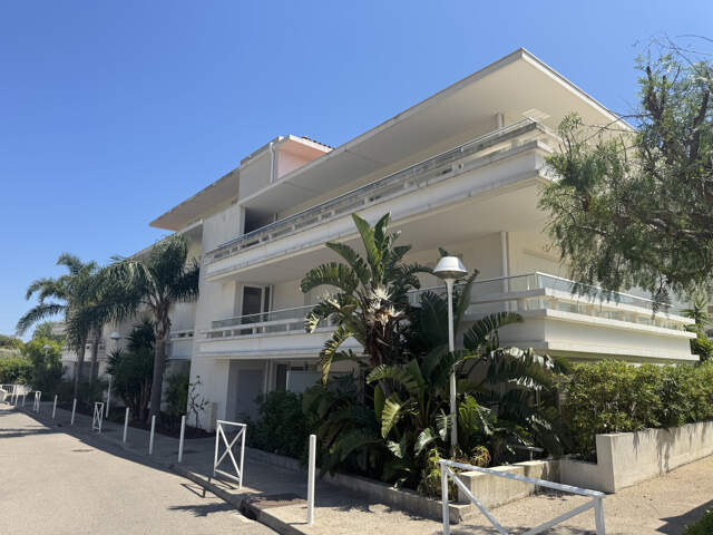 Appartement T2 - Terrasse - piscine — photo du bien