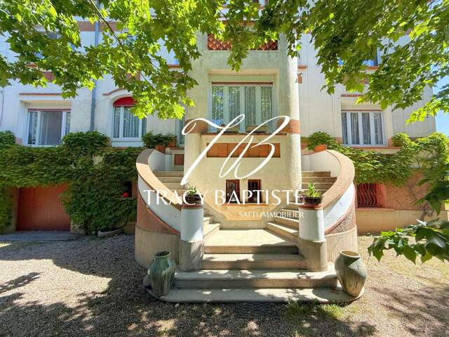 Propriété familiale des années 30, avec dépendances — photo du bien