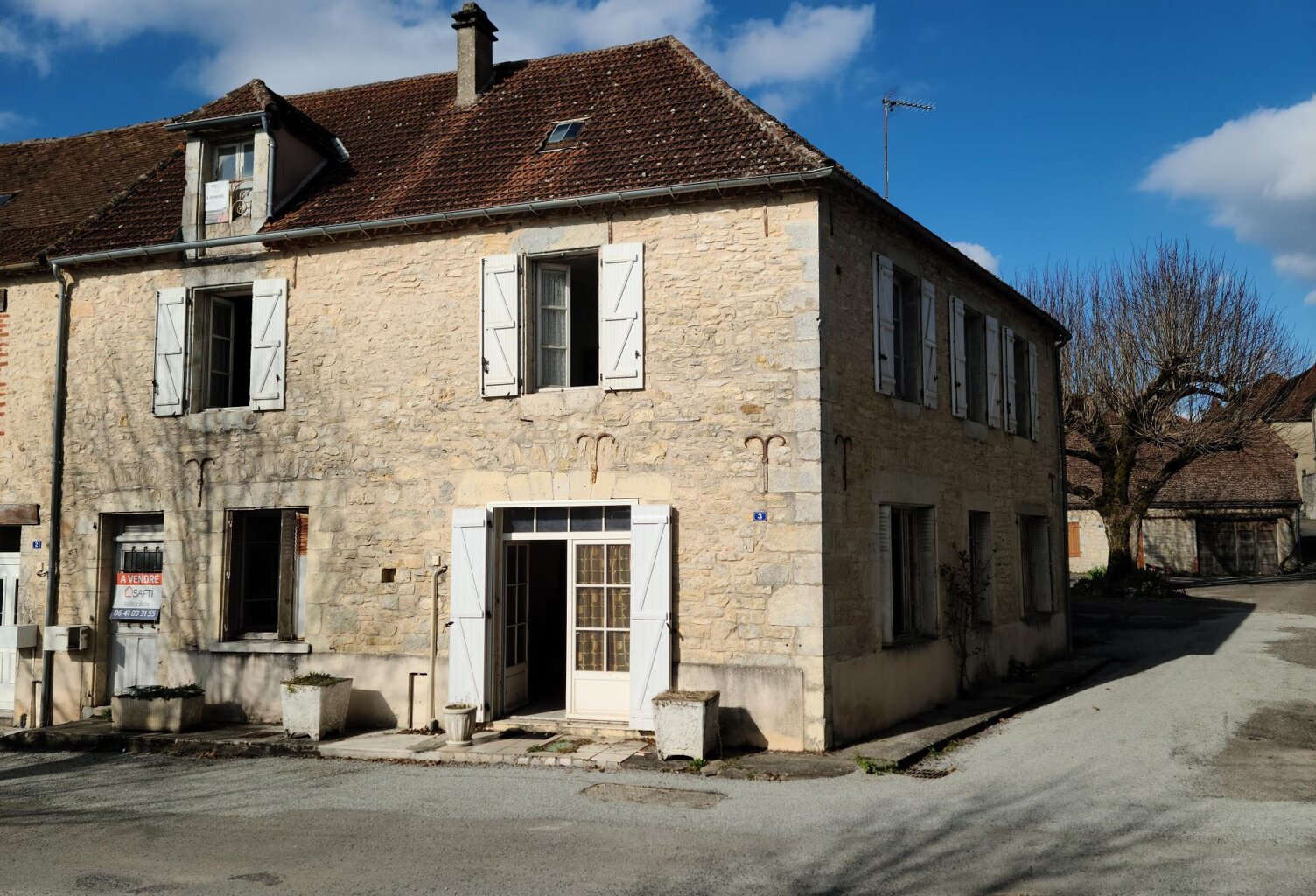 Maison en pierre, possibilité deux passartements. — photo 1