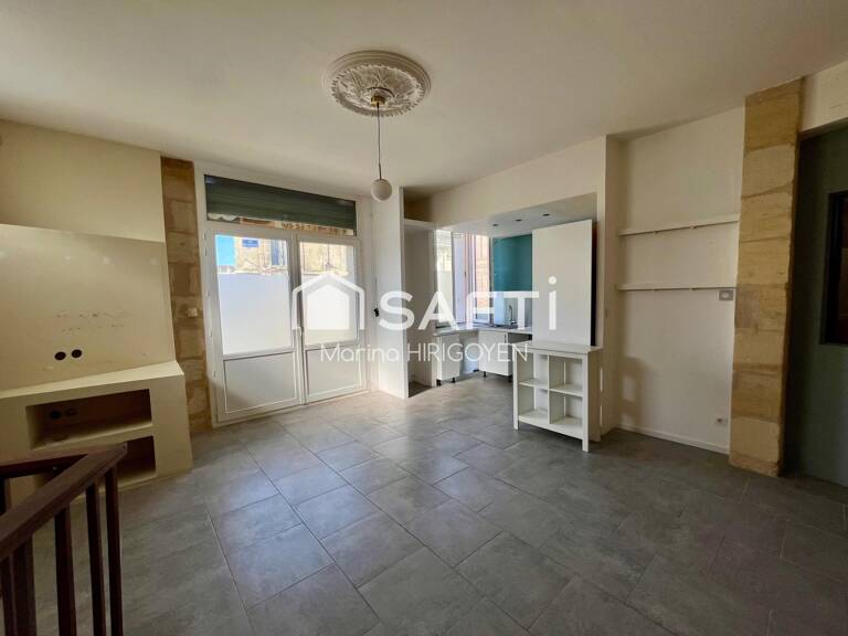 Place Nansouty : T3 de 66 m² à côté de la place — photo 1