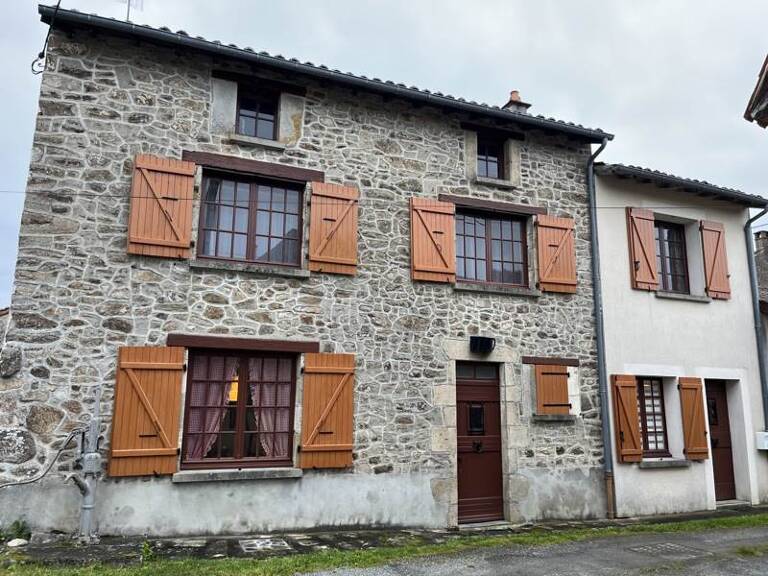 Maison en pierre de 7 pièces principales — photo 1
