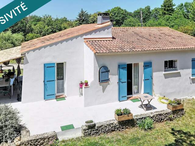 Villa de 98m² sur 2331m² de terrain arboré et clos — photo du bien