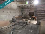 Grange en bon état d'environ 80 m², avec un grand volume vide au premier niveau sur une cave voutée. — photo 4
