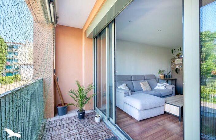 Vente appartement 4 pièces 85 m² Saint-Priest (69800) — photo 2