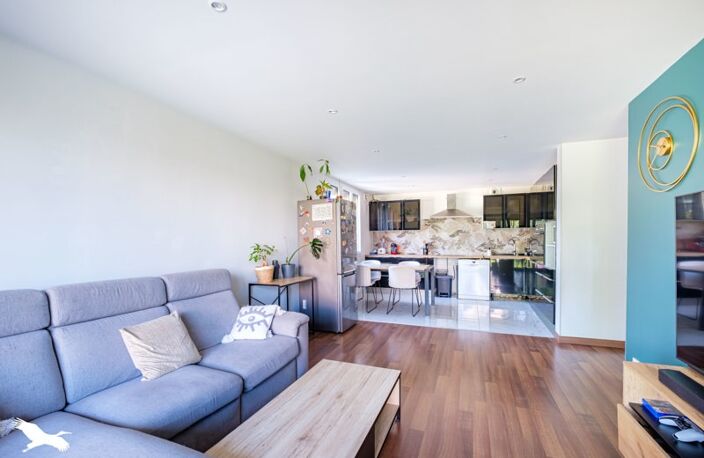 Vente appartement 4 pièces 85 m² Saint-Priest (69800) — photo 3
