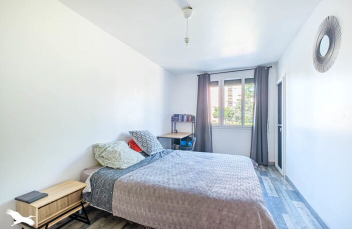 Vente appartement 4 pièces 85 m² Saint-Priest (69800) — photo 5